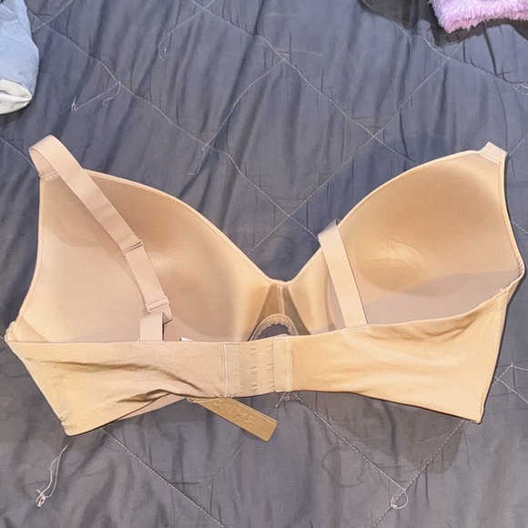 SKIMS WIRELESS BRA - Picture 5 of 10